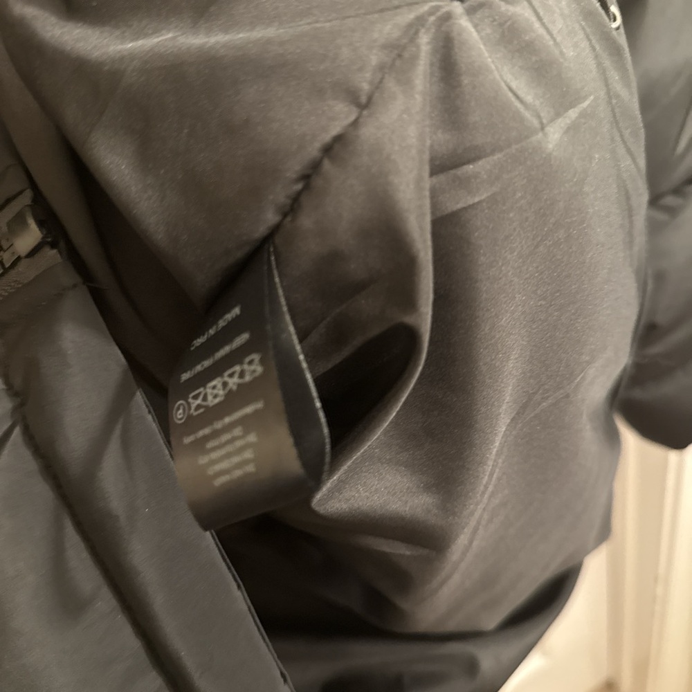 Trapstar Puffer Jacket - image 6